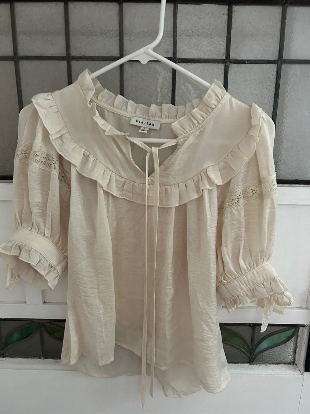 Stellah Cream Ruffle Tie-Front Blouse